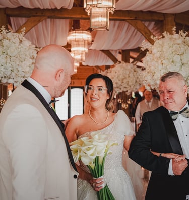 UK wedding venue in natural light – The Wedding Edit