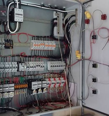 Instalación y cableado eléctrico en estación de servicio ejecutado por Petrosur C.A. Venezuela