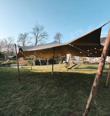 tente stretch, tente nomade, tente dans un jardin