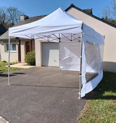 barnum pliant ouvert sur le côté pour réception