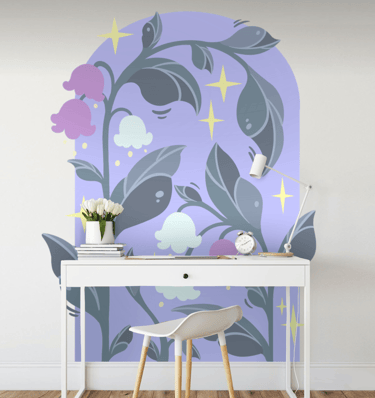 Fresque intérieure arche avec des étoiles, du muguet et de la végétation sur un fond violet 
