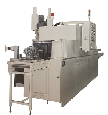 永技企業汽車引擎室超音波清洗機，專為汽機車引擎零組件與大型金屬工件設計，具強力洗淨與高效率清除油污功能。