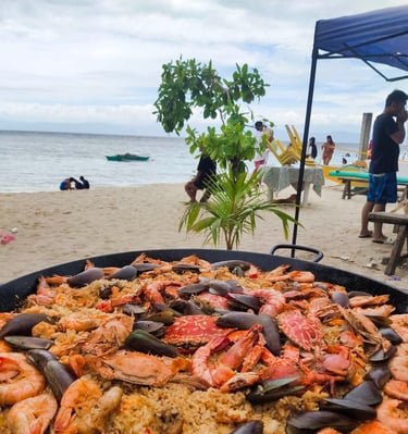 Seafood-Paella at lambug beach