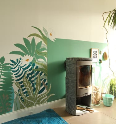 Fresque dans les tons de vert réalisée à Caen en Normandie par Marie Hardy dans le salon de clients