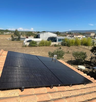 Installation de panneaux photovoltaïques réalisée par la société ALSUN ENERGY