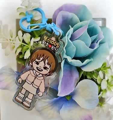 7cm acrylic keychain - 100 days dj wendy