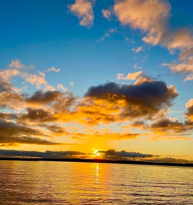 Balmor Landing Best Cape Breton Airbnb with sunrise view, waterfront home, sleeps 8 people