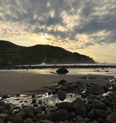 surf point break at el zonte beach