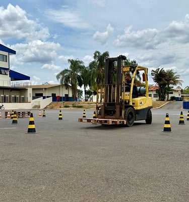 Circuito com empilhadeira