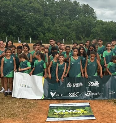 Turma do Projeto Viva o Atletismo Pista de Atletismo da Abecaa em abaeté
