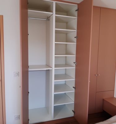 Etagères et penderies modulables