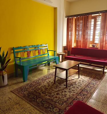 common area at Raahgir backpackers hostel