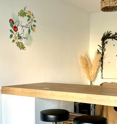 logo peint mural dans boutique Falaise Normandie Calvados épicerie fine déco intérieure