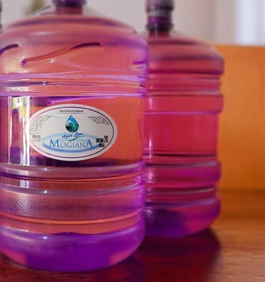 Galão de água mineral 20 litros Mogiana. distribuidora de água mineral disk água com entrega 24hora 