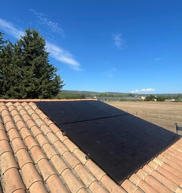 Installation de panneaux photovoltaïques réalisée par la société ALSUN ENERGY