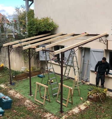 Construction d'un appentis en bois sur mesure