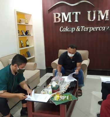 penandatanganan kontrak pembangunan di BMT UMY dengan klien