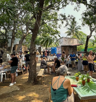 plaza mango verde event location with people