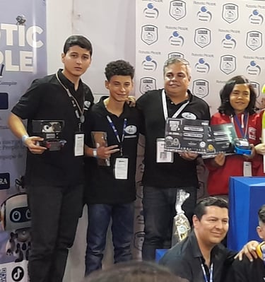Campeones de evento Robotic People Fest
