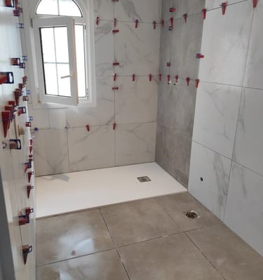 Carrelage mural moderne dans salle de bain design
