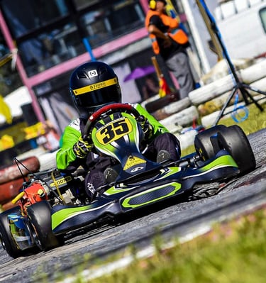 Hugo Hernández piloto de karting en Uruguay. Patrocinadores Campeonato Nacional