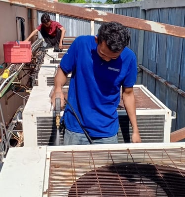 layanan servis AC dan berbagai peralatan pendingin di Mataram