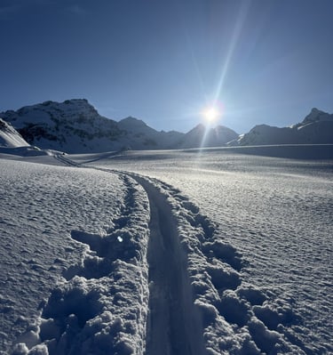 Mont Blanc con esquís, 4.810m. Huella esquí de montaña