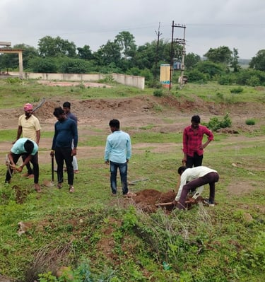 खिर्डी साठे येथे बिहार (मैत्री) पेटर्णअंतर्गत वृक्ष लागवड