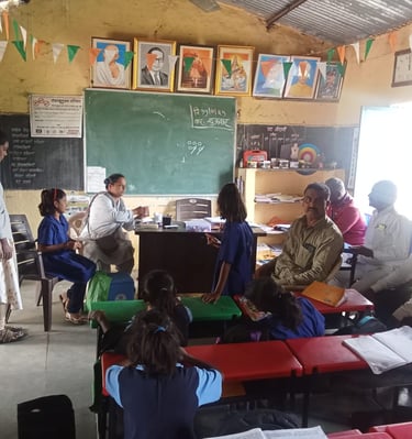 खिर्डीसाठे येथे प्राथमिक शाळा येथे किशोरवयीन मुलींची आरोग्य तपासणी