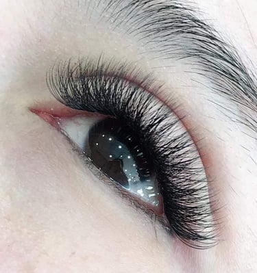 Professionele wimperextensions voor een volle oogopslag bij salon in Alphen.