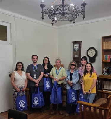 Entrega de pijamas para usuarios Hospital El Peral de Puente Alto