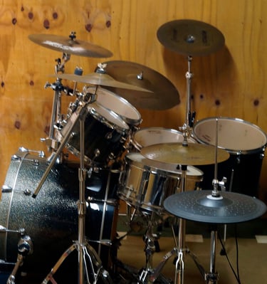 sala de bateria da academia de musica toque talento