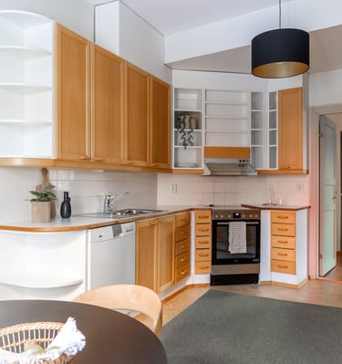 Hyvin varustettu keittiö