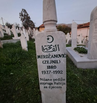 Svježe ispisana slova na mezaru