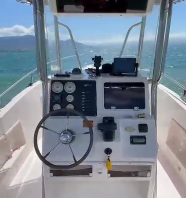 Lancha com classificação "Mar Aberto" pela Capitnia dos Portos