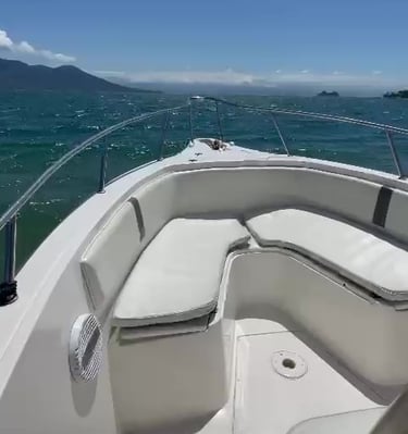 Proa espaçosa: conforto em primeiro lugar