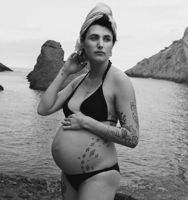 photo grossesse noir et blanc 