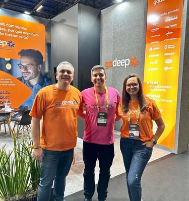 Douglas Silva da Parceria Labs, Edu Oliveira e Scheila Sprenger da Godeep no Fórum Ecommerce Brasil