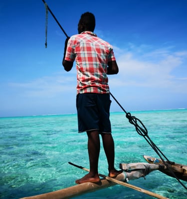 Türkisblaues Wasser  – Sansibar paradiesisch erleben.