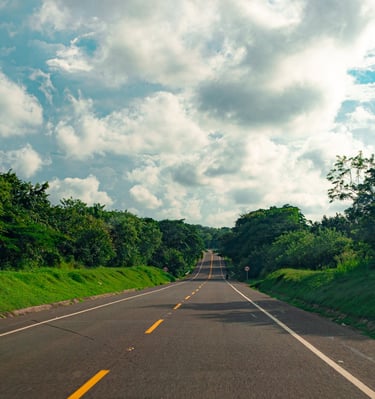 Rutas y paisajes inolvidables te esperan.