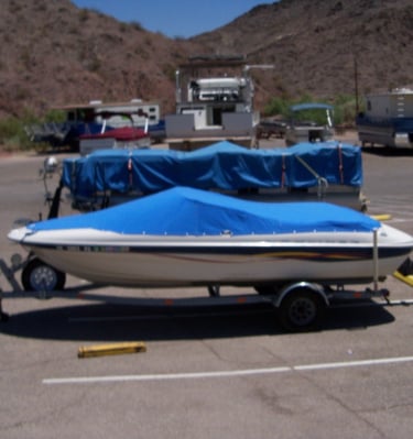 Blue snap down mooring boat cover