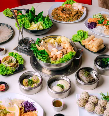 Berbagai pilihan menu lauk hotpot dan dimsum di Cemara Hotpot