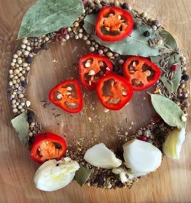 chilli bay leaf pepper garlic for fermentation 