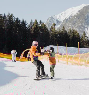 kinder snowboardkurs mit ski und snowboardschule Katzenkopf