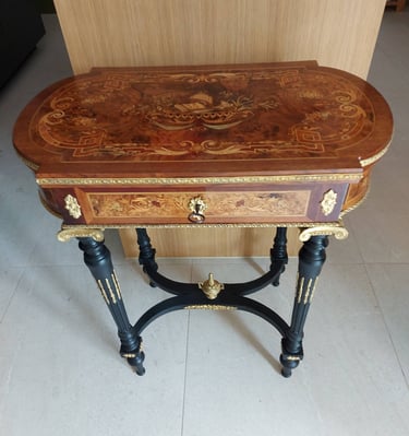 Restauratie antiek naaitafeltje