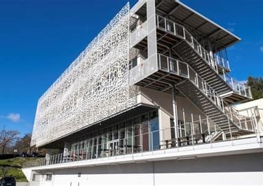 Batiments récents de la faculté de Nîmes; Design, pratique, confort, accès PMR