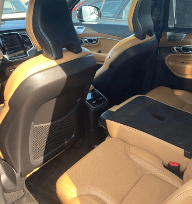 Innenraumreinigung Auto Linz – Detailarbeit bei mobiler Fahrzeugpflege