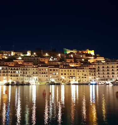 Historisches Zentrum von Portoferraio, Insel Elba bei Nacht