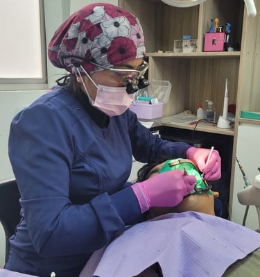 Tratamiento Dental Personalizado - Limpieza, Endodoncia e Implantes Lima