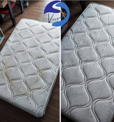 Avant-après du nettoyage d’un matelas très encrassé avec disparition totale des taches, saletés.
